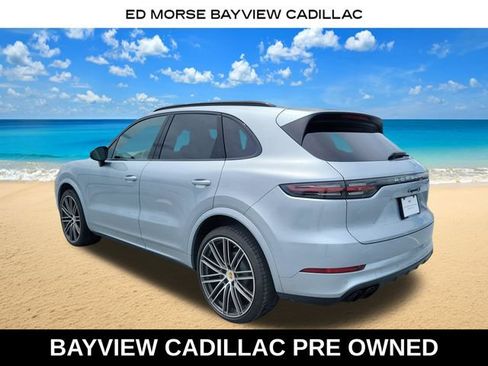 Used 2022 Porsche Cayenne S AWD/4WD image 3
