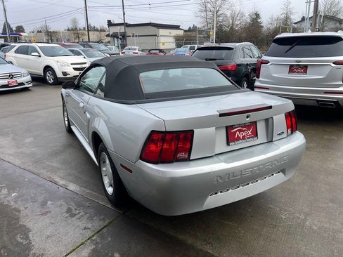 Used 2000 Ford Mustang Convertible image 6