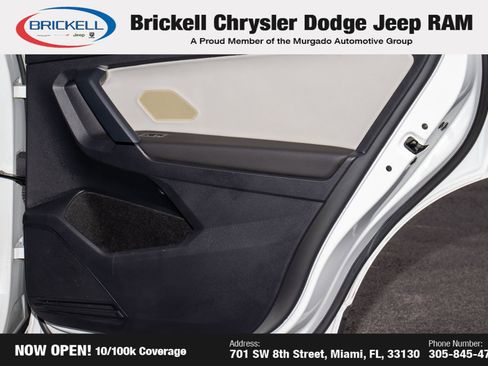 Used 2019 Volkswagen Tiguan SE w/ Panoramic Sunroof Package image 12