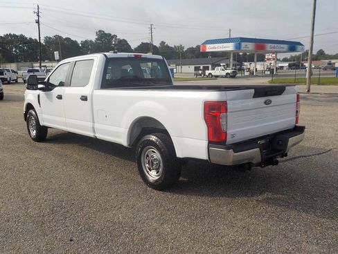 Used 2022 Ford F250 XL w/ Power Equipment Group RWD image 3