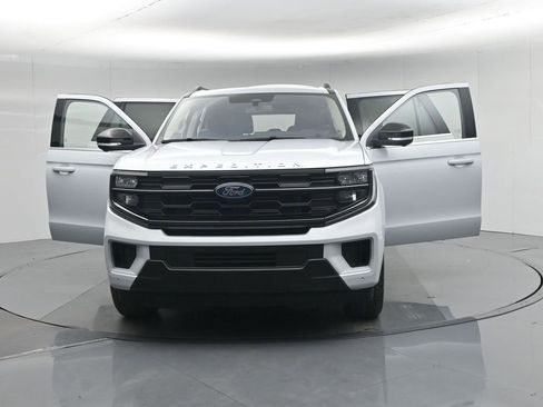 Used 2025 Ford Expedition Max Active image 36