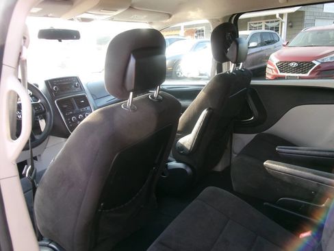 Used 2013 Dodge Grand Caravan SE image 19