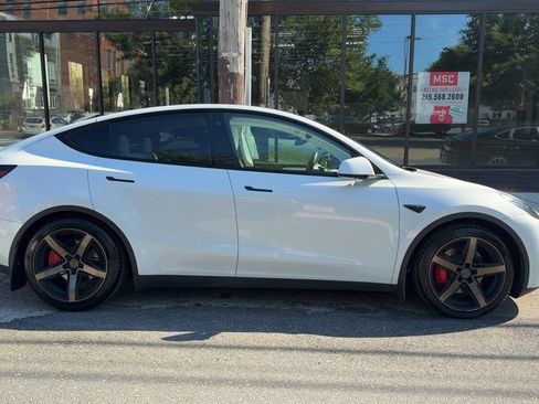 Used 2023 Tesla Model Y Performance AWD/4WD image 5