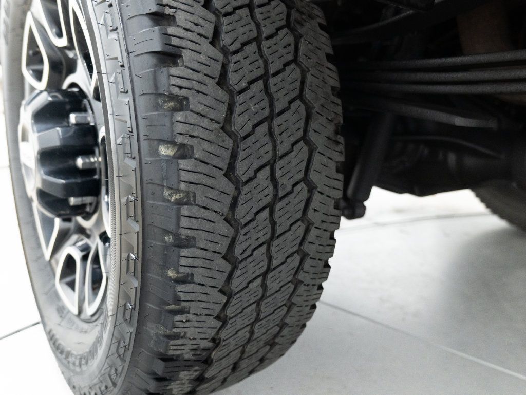 Used 2025 Ford F350 Platinum AWD/4WD image 21