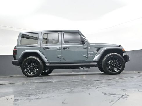 Used 2024 Jeep Wrangler Unlimited Sahara w/ Technology Group AWD/4WD image 31