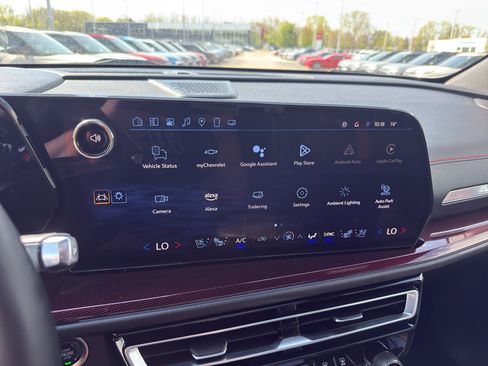 Used 2024 Chevrolet Traverse RS w/ LPO, Floor Liner Package AWD/4WD image 19