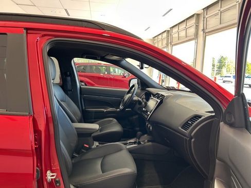 Used 2024 Mitsubishi Outlander Sport SEL image 19