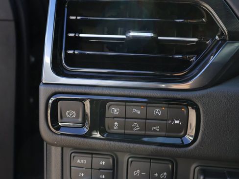 New 2026 GMC Yukon XL AT4 w/ AT4 Premium Plus Package image 41