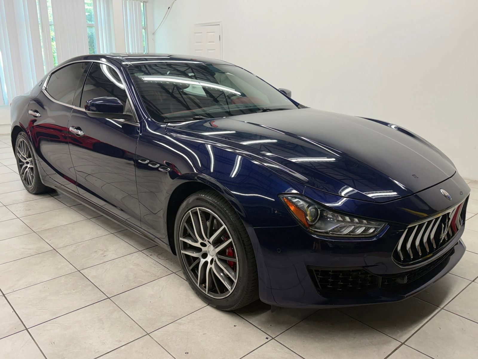 Used 2019 Maserati Ghibli RWD image 1