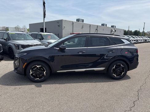 New 2026 Kia Sportage EX FWD image 4