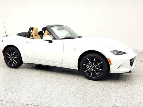 Used 2025 MAZDA MX-5 Miata Grand Touring image 3