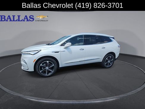 Used 2022 Buick Enclave Essence w/ Sport Touring Edition FWD image 4