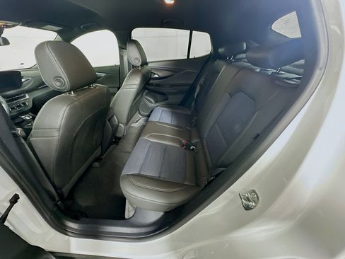 Used 2025 Buick Envista Preferred image 27