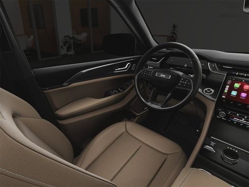 New 2024 Jeep Grand Cherokee Limited 4xe w/ Luxury Tech Group II image 23