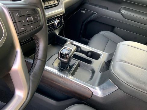 Used 2024 GMC Sierra 1500 SLT image 16