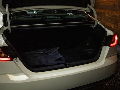 Used 2025 Toyota Camry SE w/ Multimedia Upgrade Package image 7