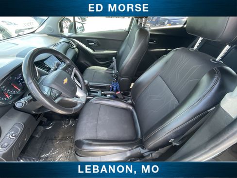 Certified 2020 Chevrolet Trax LT w/ LT Convenience Package FWD image 18