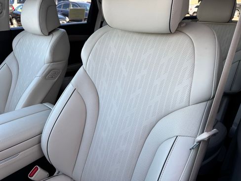 Used 2024 Genesis GV80 2.5T w/ Advanced Package image 17