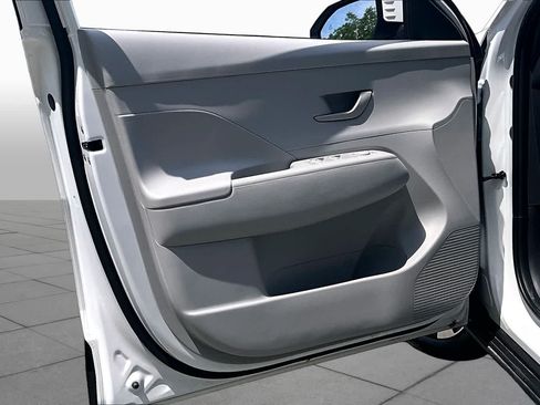 Used 2025 Hyundai Kona SEL FWD image 22