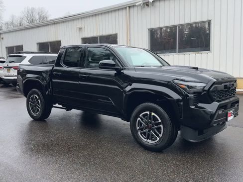 New 2026 Toyota Tacoma TRD Sport image 2