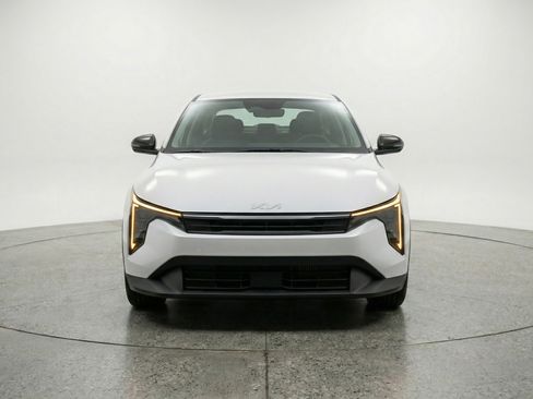 Used 2025 Kia K4 FWD image 2