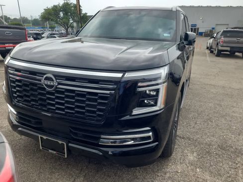 Used 2025 Nissan Armada Platinum Reserve AWD/4WD image 3