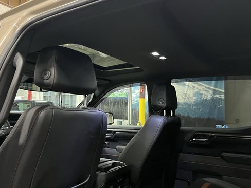 Used 2023 GMC Sierra 1500 AT4 w/ AT4 Premium Package image 17