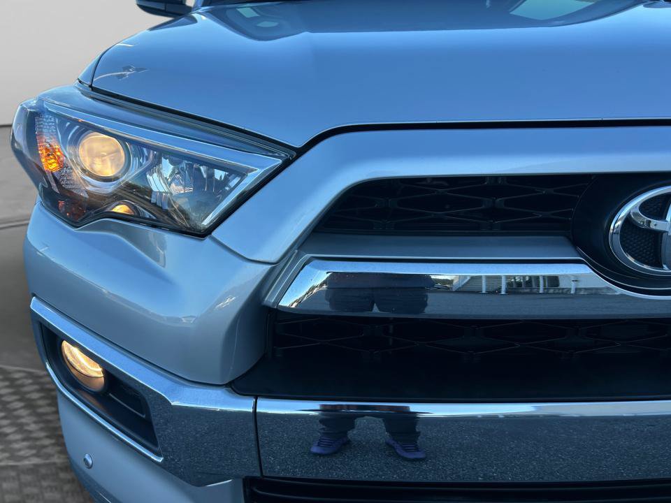 Used 2016 Toyota 4Runner Limited AWD/4WD image 28