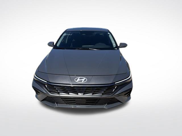 Used 2026 Hyundai Elantra Limited w/ Cargo Package FWD image 8