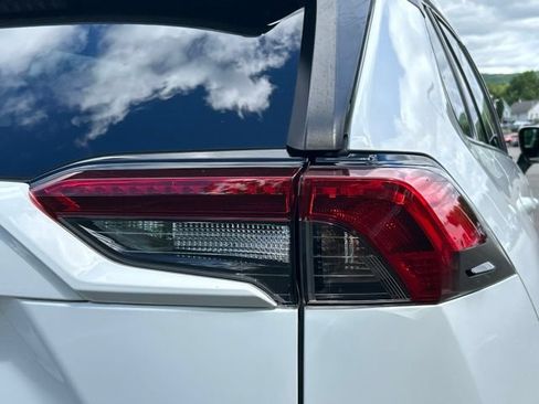 Used 2019 Toyota RAV4 XLE w/ Convenience Package AWD/4WD image 10
