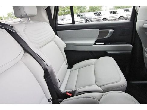 Used 2025 Ford Expedition Max Platinum w/ Platinum Ultimate Package image 10