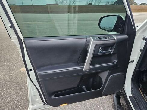 Used 2021 Toyota 4Runner SR5 Premium image 10