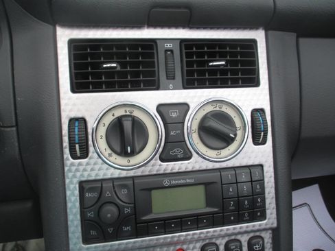 Used 2004 Mercedes-Benz SLK 230 image 19