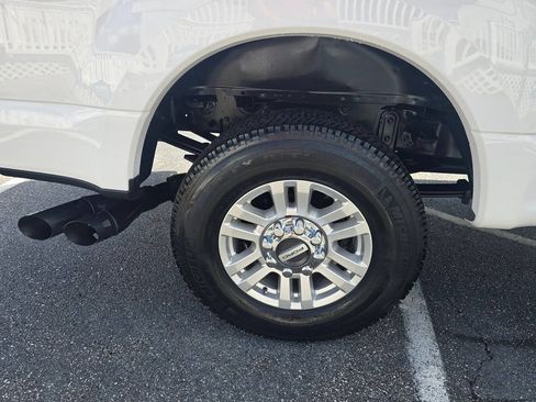 Used 2017 Ford F250 XLT w/ XLT Value Package RWD image 13
