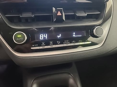 Used 2024 Toyota Corolla LE FWD image 30