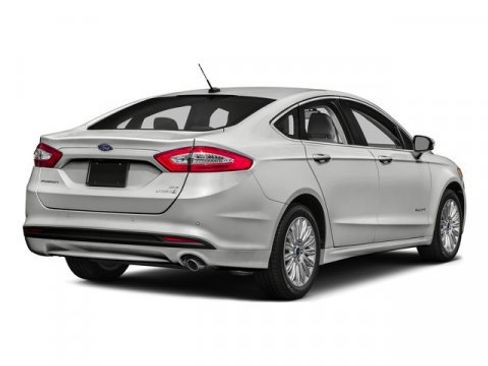 Used 2016 Ford Fusion Titanium image 2