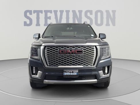 Used 2021 GMC Yukon Denali w/ Denali Premium Package AWD/4WD image 2