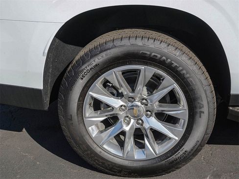 New 2026 Chevrolet Suburban Premier image 10