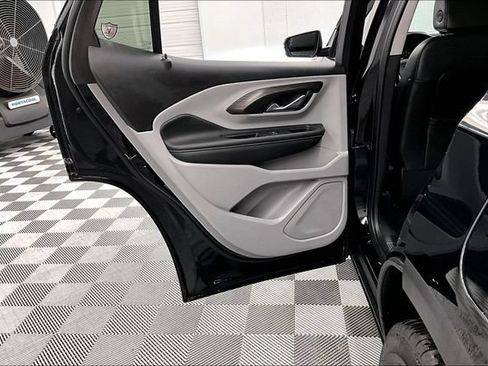 Used 2024 GMC Terrain SLT AWD/4WD image 22
