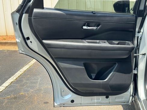 Used 2022 Nissan Pathfinder SL w/ SL Premium Package FWD image 41