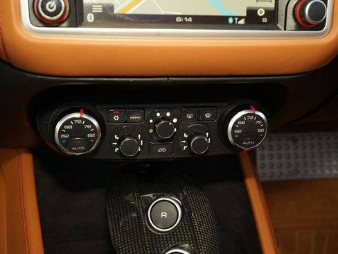 Used 2016 Ferrari California T image 17