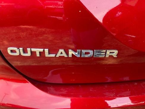 Used 2024 Mitsubishi Outlander ES AWD/4WD image 30