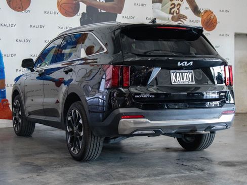 Used 2025 Kia Sorento EX image 22