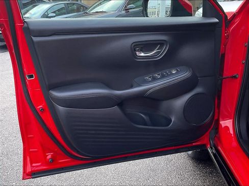 Used 2024 Honda HR-V EX-L image 9