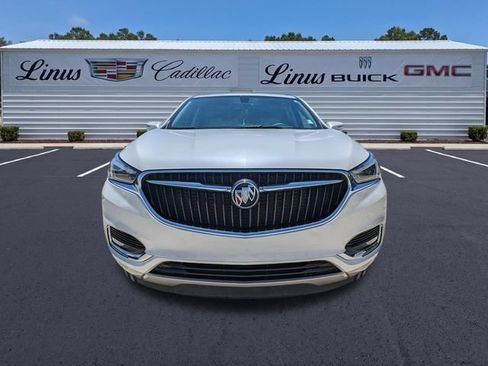 Used 2020 Buick Enclave Essence w/ Sound and Sites Package FWD image 9