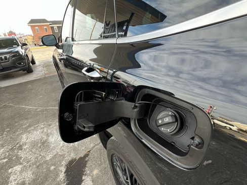 Used 2022 Kia Telluride SX w/ Towing Package image 11