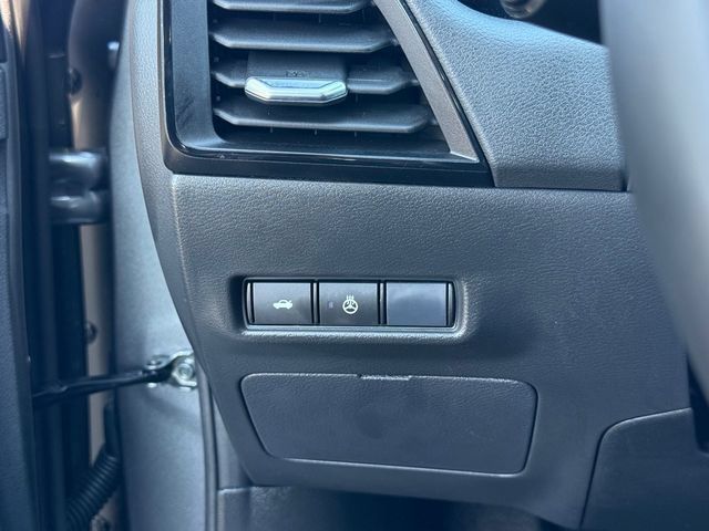 Used 2026 Nissan Sentra SV w/ SV Convenience Package FWD image 12