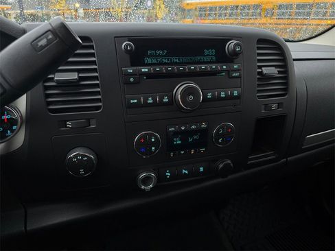 Used 2011 Chevrolet Silverado 2500 LT w/ Interior Plus Package image 27