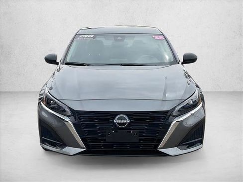 Used 2025 Nissan Altima 2.5 SV FWD image 7