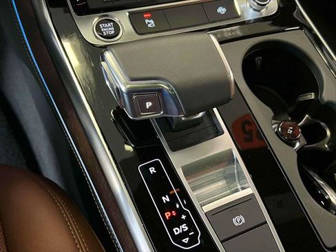 Used 2025 Audi Q8 Premium Plus image 28